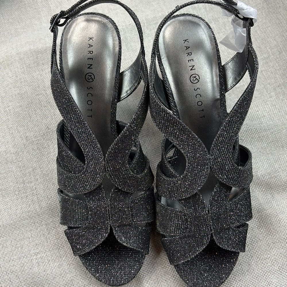 Karen Scott Women's Glitter Cushioned Belindah Peep Toe Buckle Sandals 8.5M